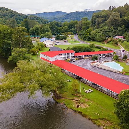 Lloyd'S On The River Country Inn By Oyo Bryson City Exterior foto
